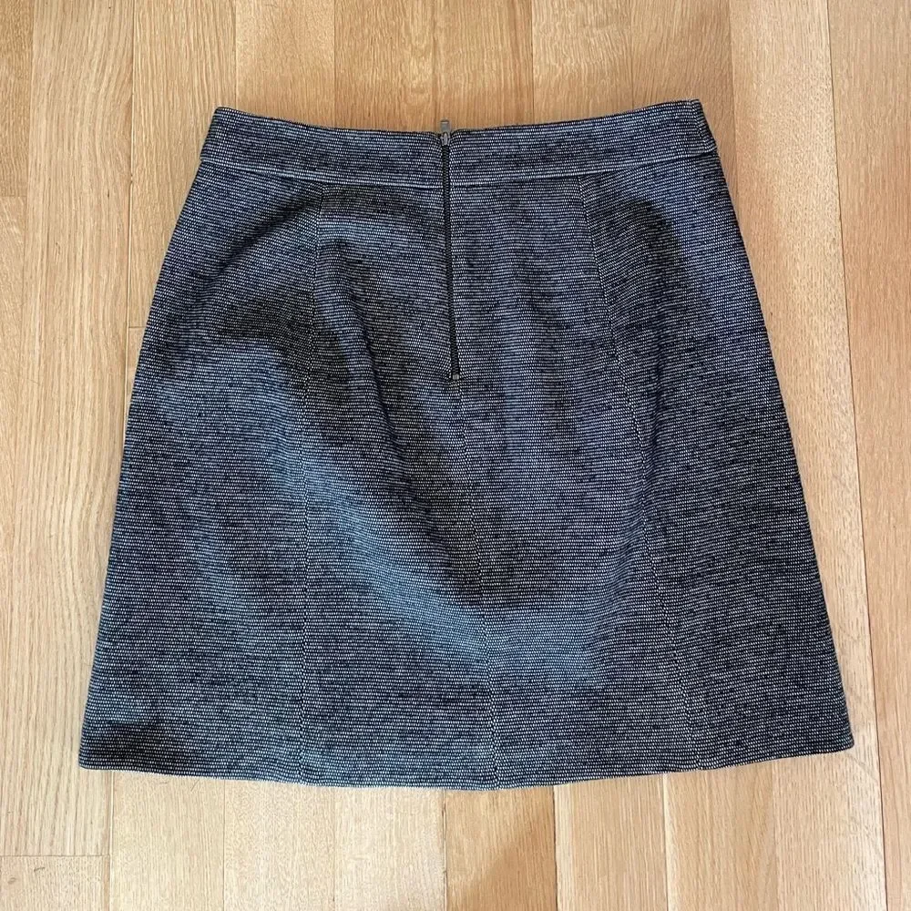 Ann Taylor gray skirt